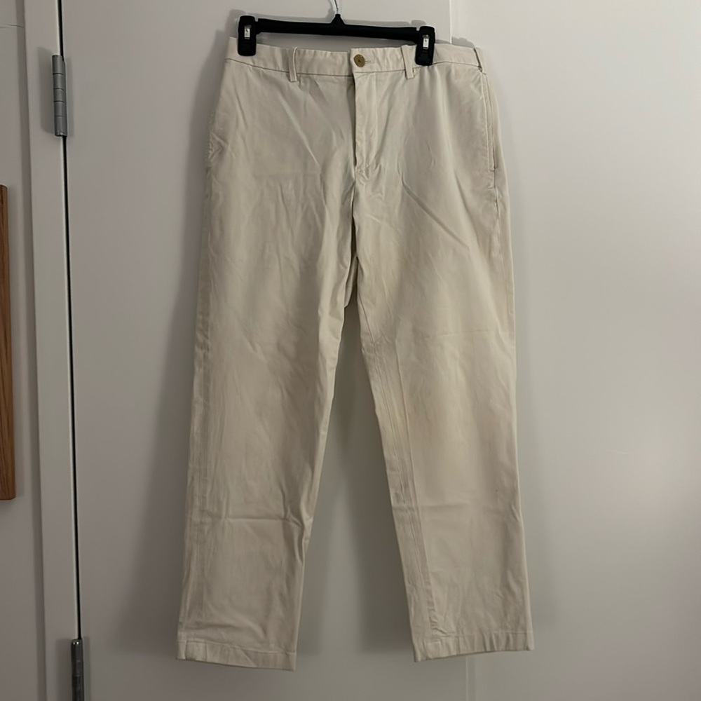 White ankle pants from Uniqlo